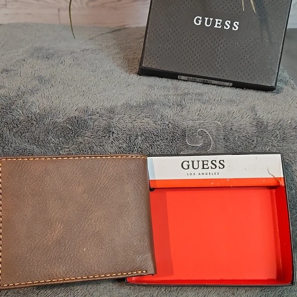 Men Guess Brown Leather Wallet